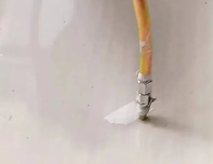 梨树瓷砖空鼓维修公司专业解答在瓷砖铺贴过程中，如果使用的砂料过粗（如全部使用了粗砂），可能会导致以下问题